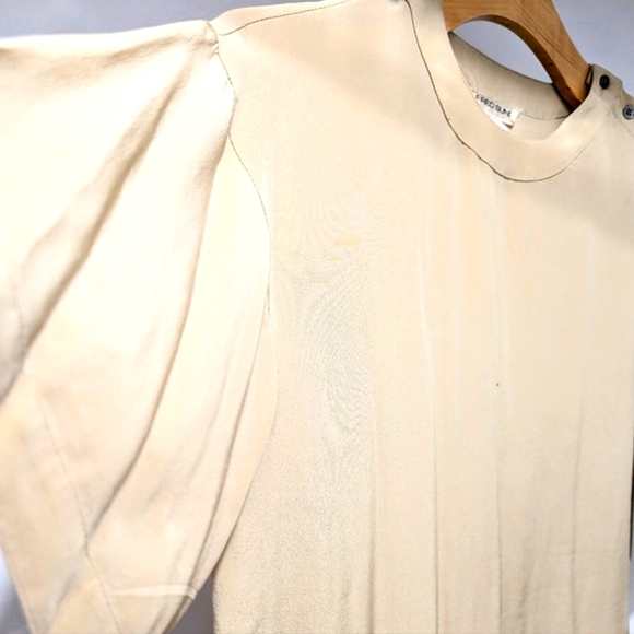 Vtg Alfred Sung Tan Silk Blouse. Made in Canada. Roomy Sz 4. - Picture 7 of 14
